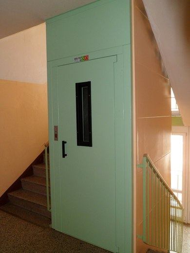 Nátěr výtahové šachty a zábradlí - Náchodská 347, Trutnov