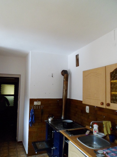 Malování kuchyně po výbuchu hrnce, Trutnov